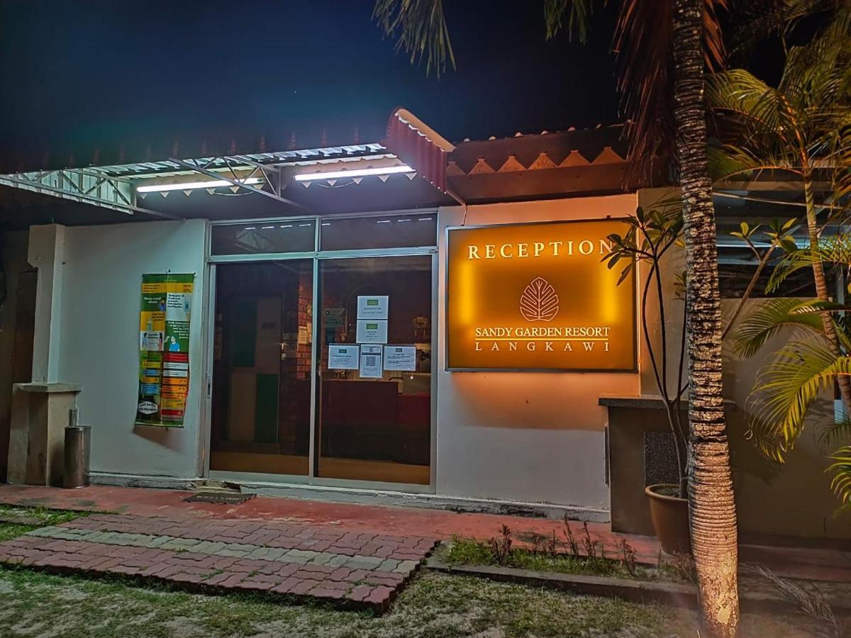 桑迪花园度假村 珍南海滩 外观 照片